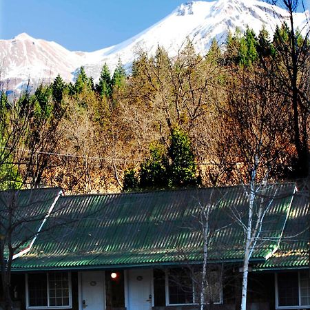 夏斯塔山 草莓谷客栈酒店 外观 照片