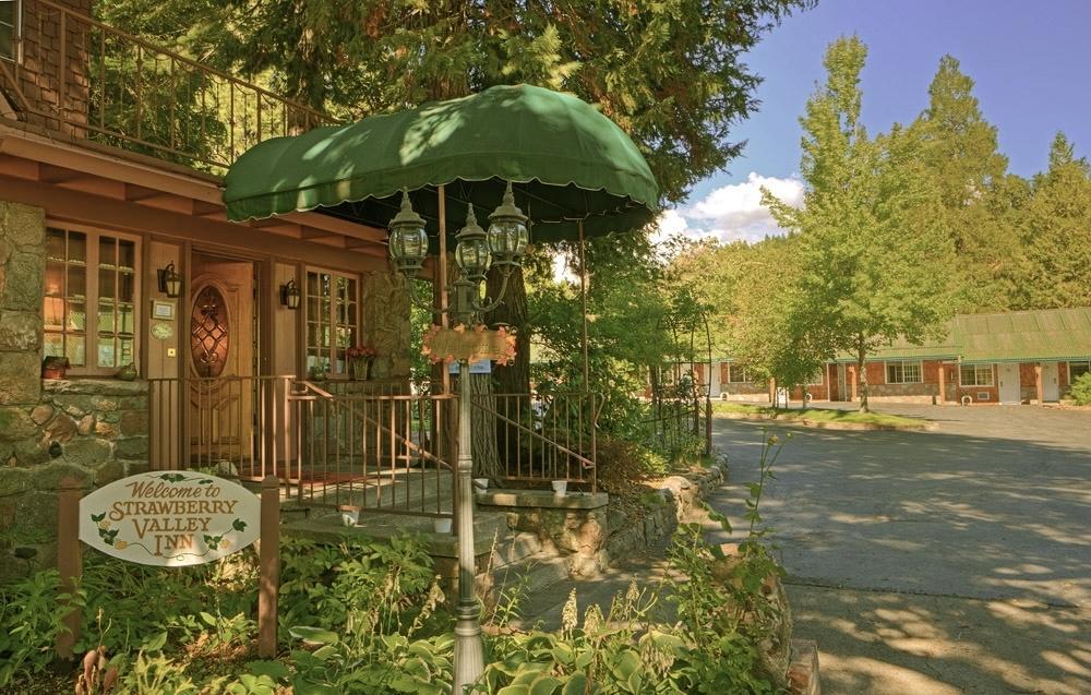 夏斯塔山 草莓谷客栈酒店 外观 照片